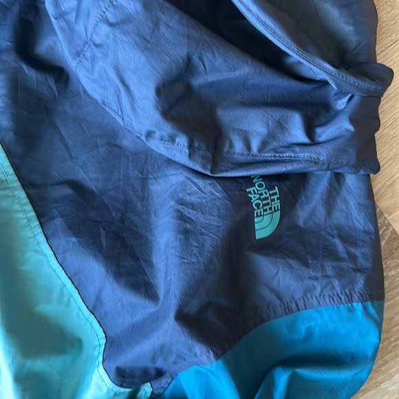 North face rain jacket - Picture 4 of 5